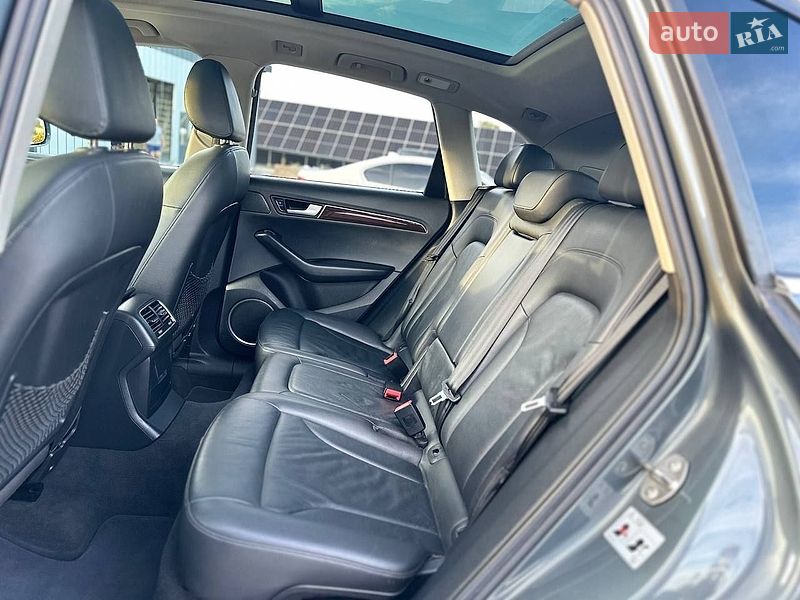 Внедорожник / Кроссовер Audi Q5 2011 в Владимире
