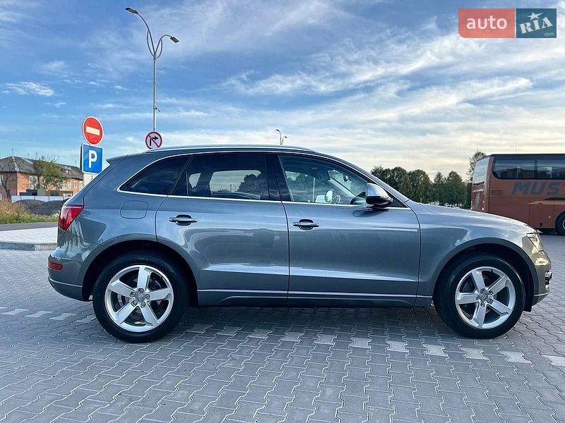 Внедорожник / Кроссовер Audi Q5 2011 в Владимире