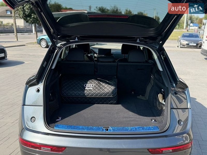 Позашляховик / Кросовер Audi Q5 2020 в Южноукраїнську