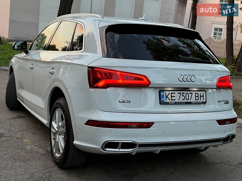 Внедорожник / Кроссовер Audi Q5 2020 в Каменском