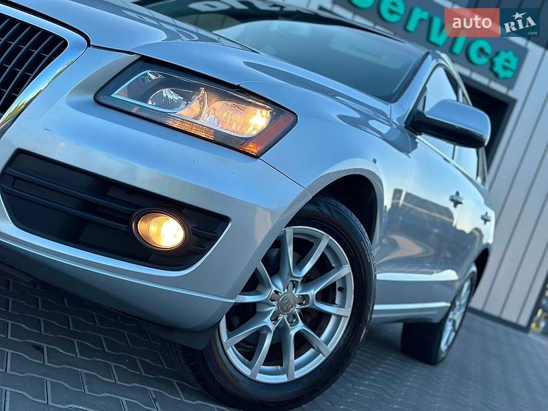 Внедорожник / Кроссовер Audi Q5 2010 в Владимире
