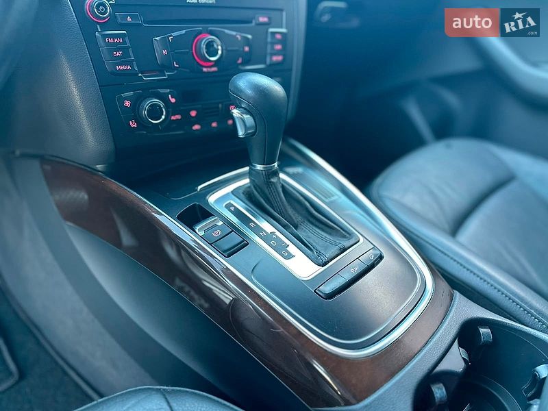 Внедорожник / Кроссовер Audi Q5 2010 в Владимире