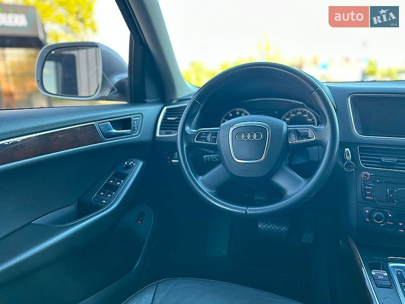 Позашляховик / Кросовер Audi Q5 2010 в Володимирі