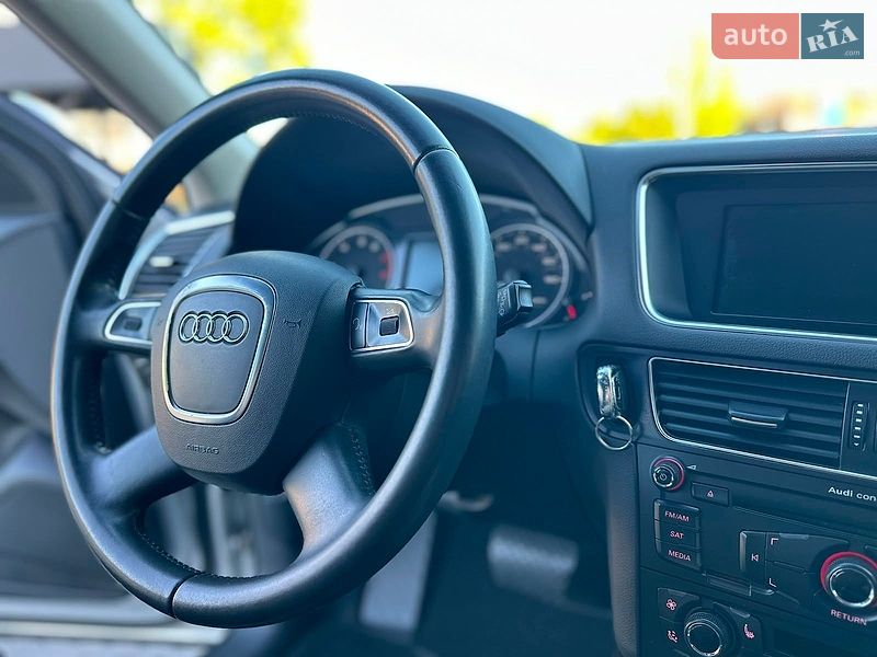 Позашляховик / Кросовер Audi Q5 2010 в Володимирі