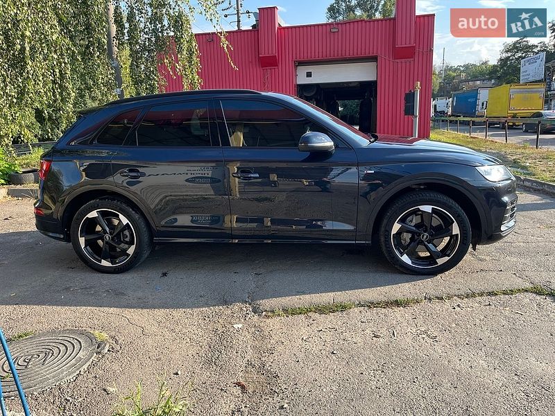 Внедорожник / Кроссовер Audi Q5 2020 в Киеве