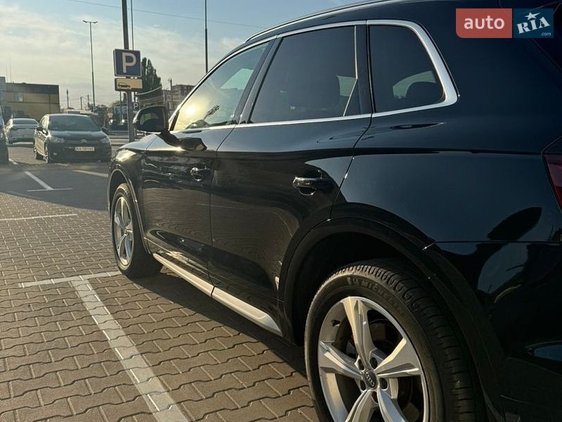 Внедорожник / Кроссовер Audi Q5 2019 в Киеве