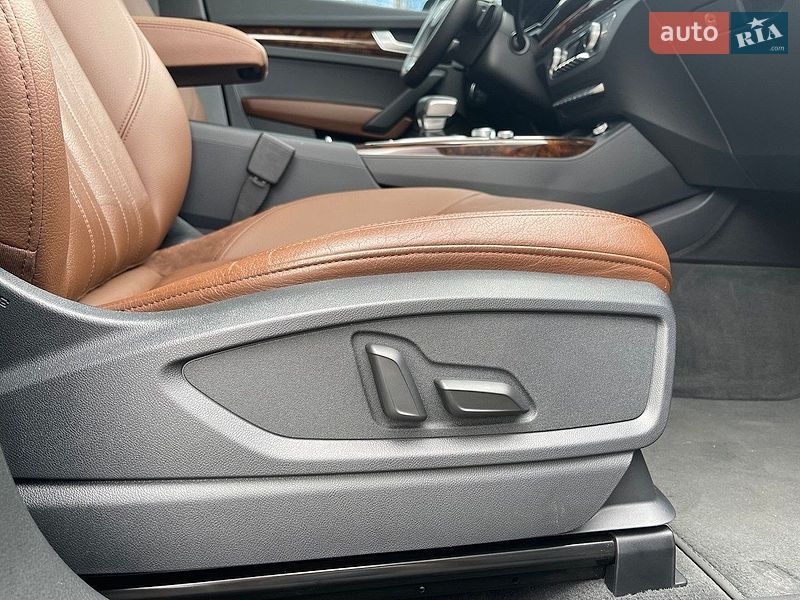 Позашляховик / Кросовер Audi Q5 2017 в Львові
