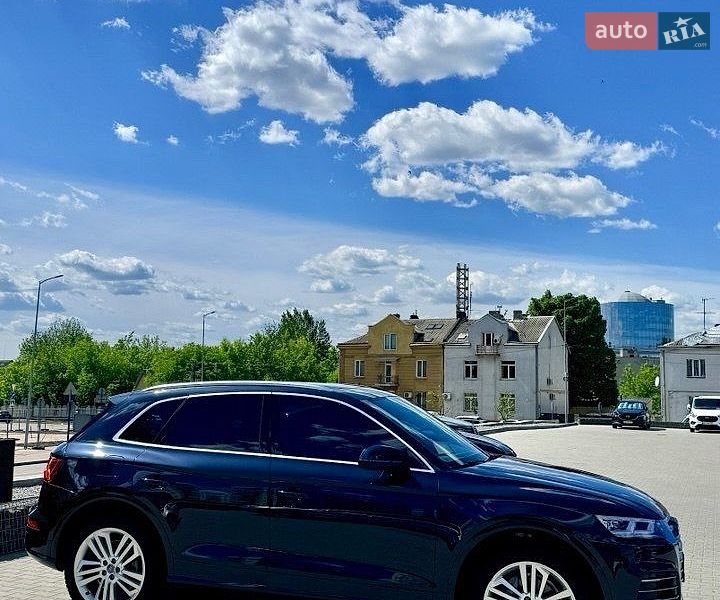 Позашляховик / Кросовер Audi Q5 2017 в Львові