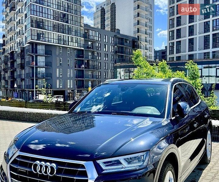 Позашляховик / Кросовер Audi Q5 2017 в Львові