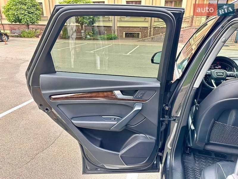Позашляховик / Кросовер Audi Q5 2018 в Києві