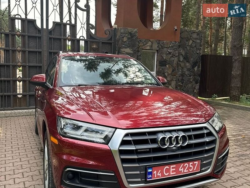 Внедорожник / Кроссовер Audi Q5 2018 в Новояворовске