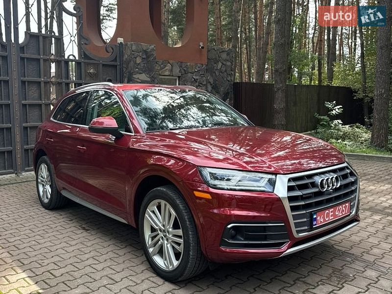 Внедорожник / Кроссовер Audi Q5 2018 в Новояворовске