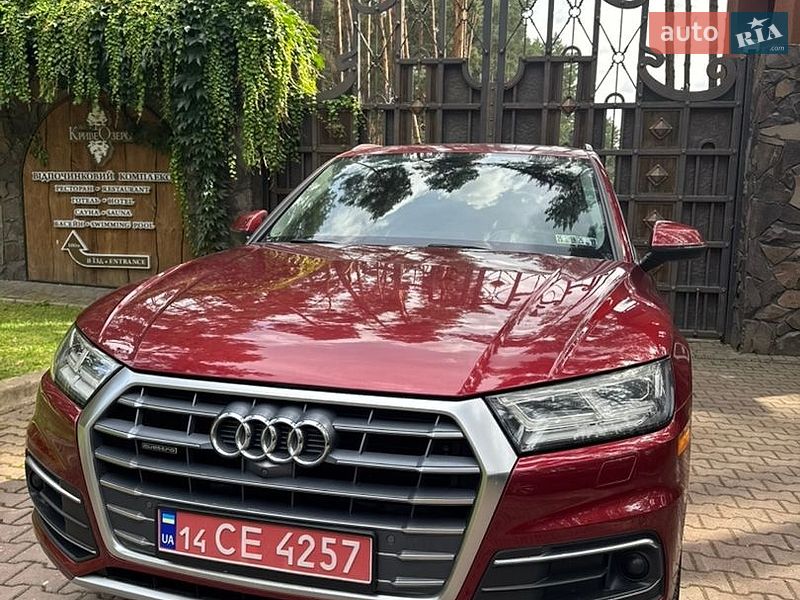 Внедорожник / Кроссовер Audi Q5 2018 в Новояворовске