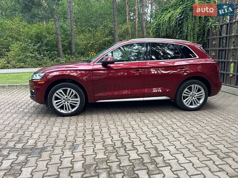 Внедорожник / Кроссовер Audi Q5 2018 в Новояворовске