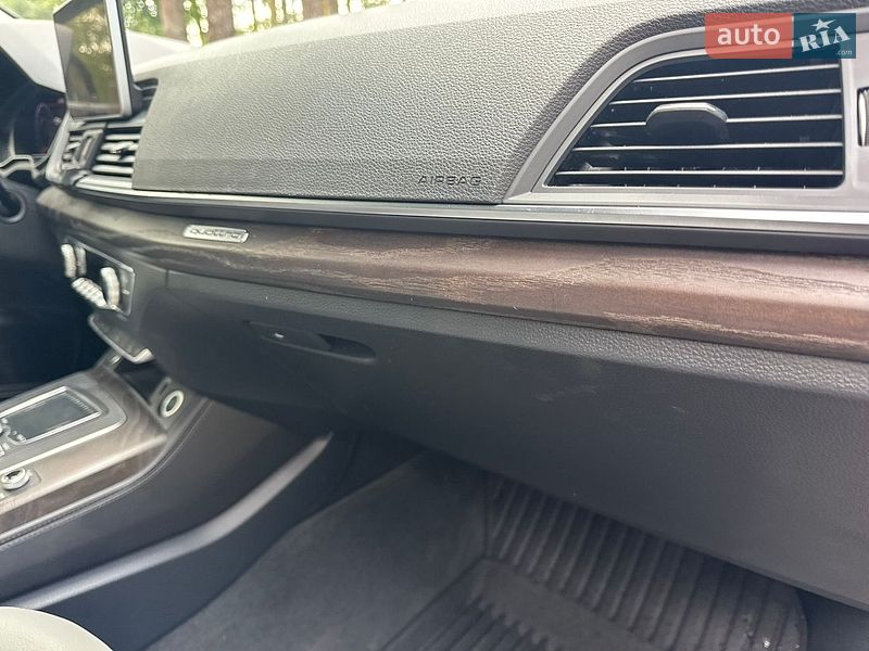 Внедорожник / Кроссовер Audi Q5 2018 в Новояворовске