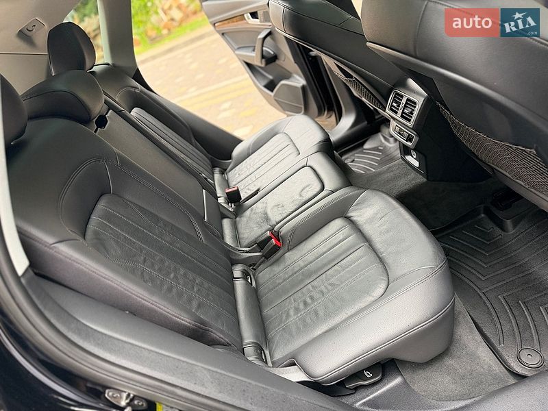 Внедорожник / Кроссовер Audi Q5 2018 в Дрогобыче