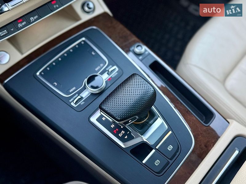 Внедорожник / Кроссовер Audi Q5 2017 в Харькове