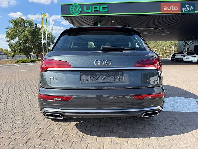Внедорожник / Кроссовер Audi Q5 2021 в Киеве