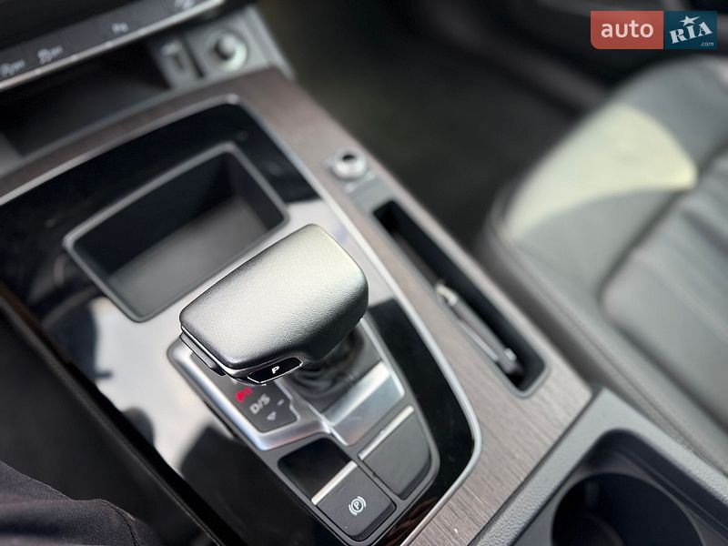 Внедорожник / Кроссовер Audi Q5 2023 в Львове