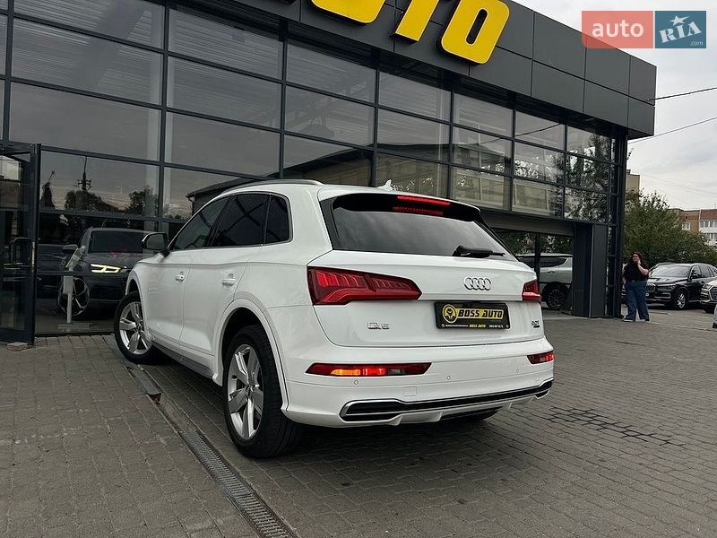 Внедорожник / Кроссовер Audi Q5 2017 в Ивано-Франковске
