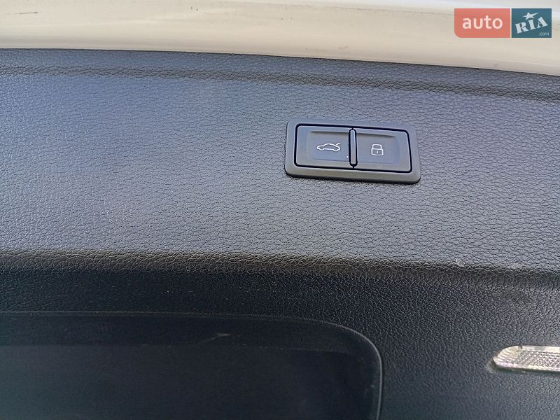 Позашляховик / Кросовер Audi Q5 2022 в Києві