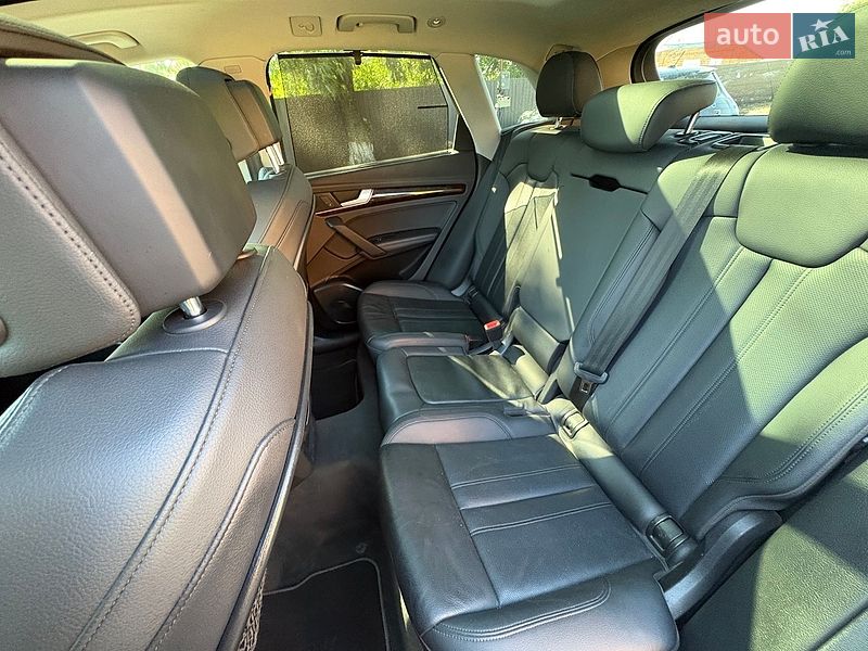 Внедорожник / Кроссовер Audi Q5 2018 в Луцке