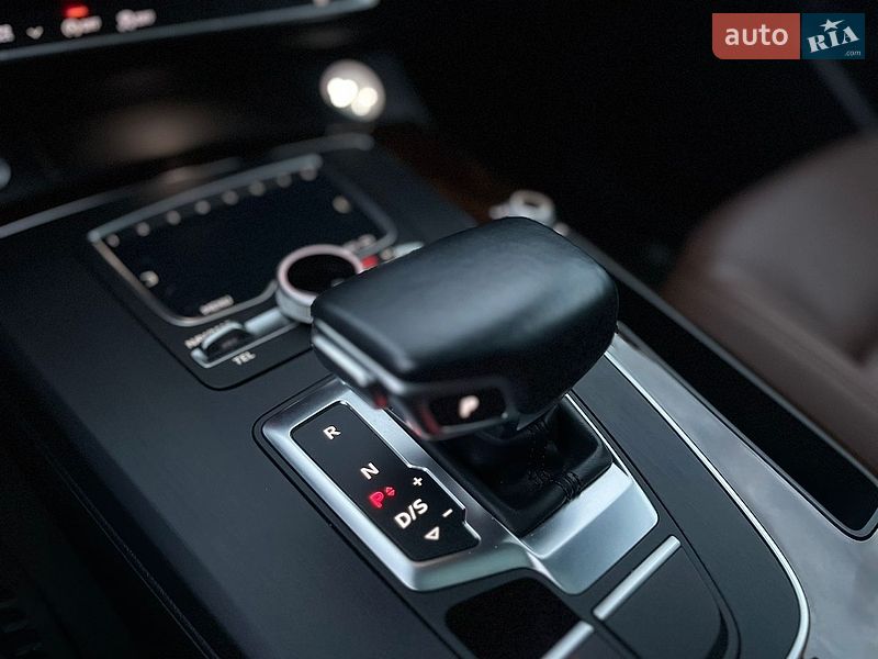 Внедорожник / Кроссовер Audi Q5 2017 в Ровно