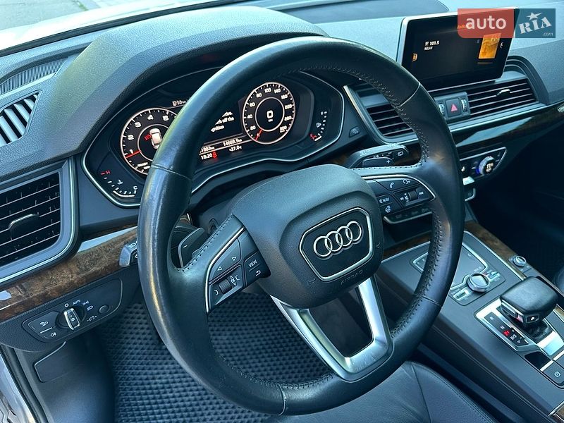 Внедорожник / Кроссовер Audi Q5 2017 в Киеве
