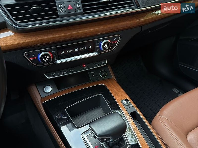 Внедорожник / Кроссовер Audi Q5 2020 в Ивано-Франковске
