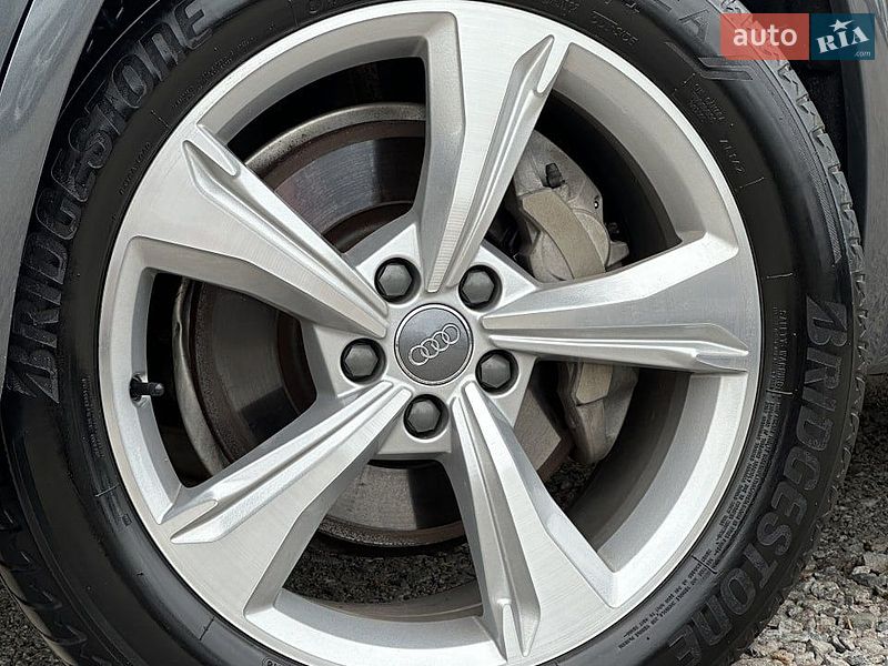 Позашляховик / Кросовер Audi Q5 2020 в Білогородці