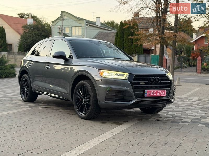 Позашляховик / Кросовер Audi Q5 2017 в Рівному
