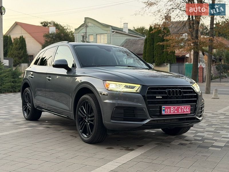 Позашляховик / Кросовер Audi Q5 2017 в Рівному