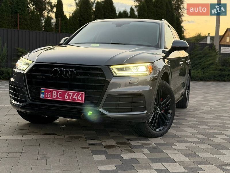 Позашляховик / Кросовер Audi Q5 2017 в Рівному
