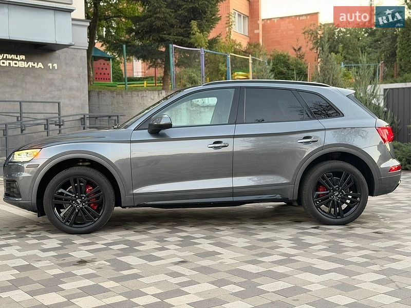 Позашляховик / Кросовер Audi Q5 2017 в Рівному