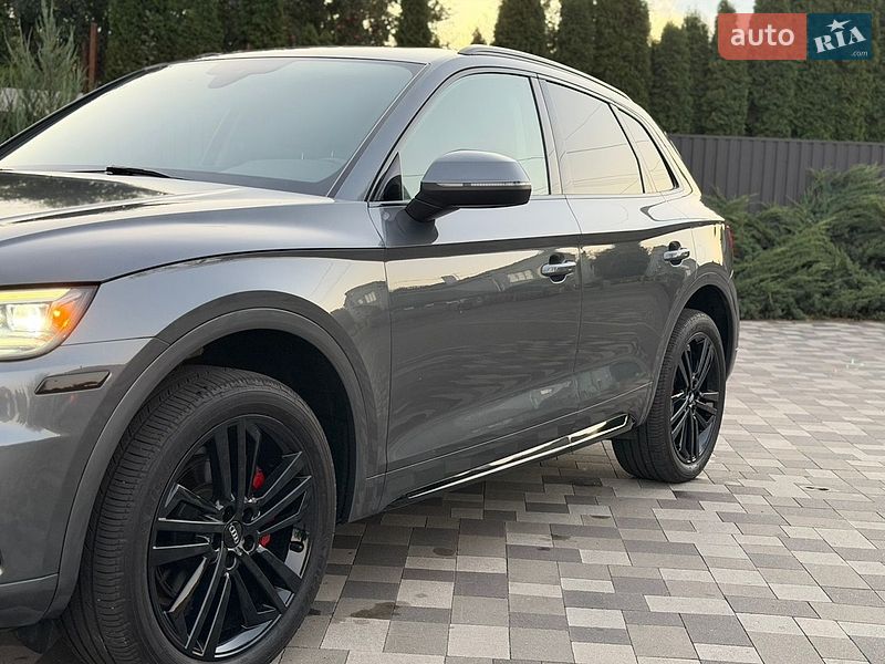 Позашляховик / Кросовер Audi Q5 2017 в Рівному