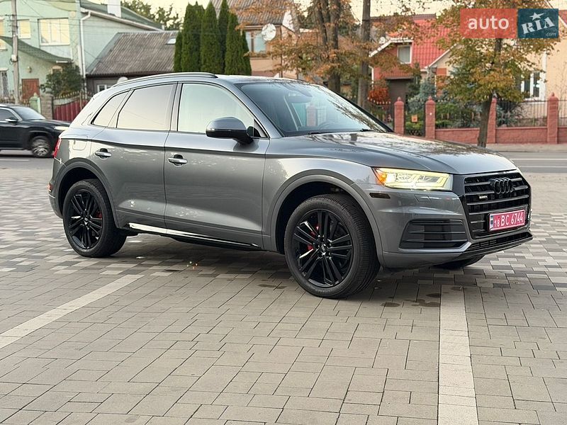 Позашляховик / Кросовер Audi Q5 2017 в Рівному