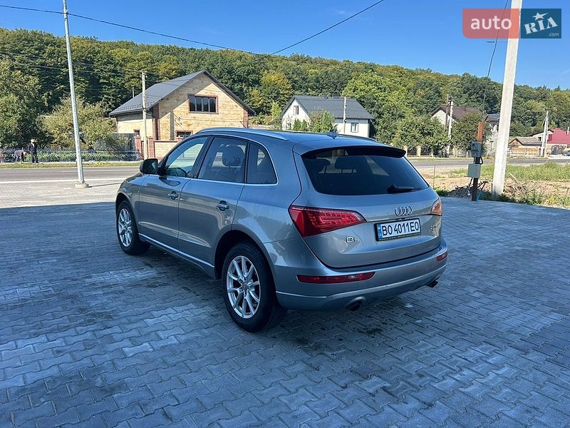Внедорожник / Кроссовер Audi Q5 2010 в Тернополе