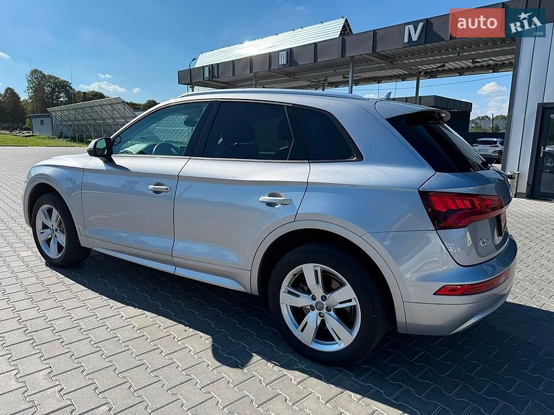 Позашляховик / Кросовер Audi Q5 2018 в Володимирі
