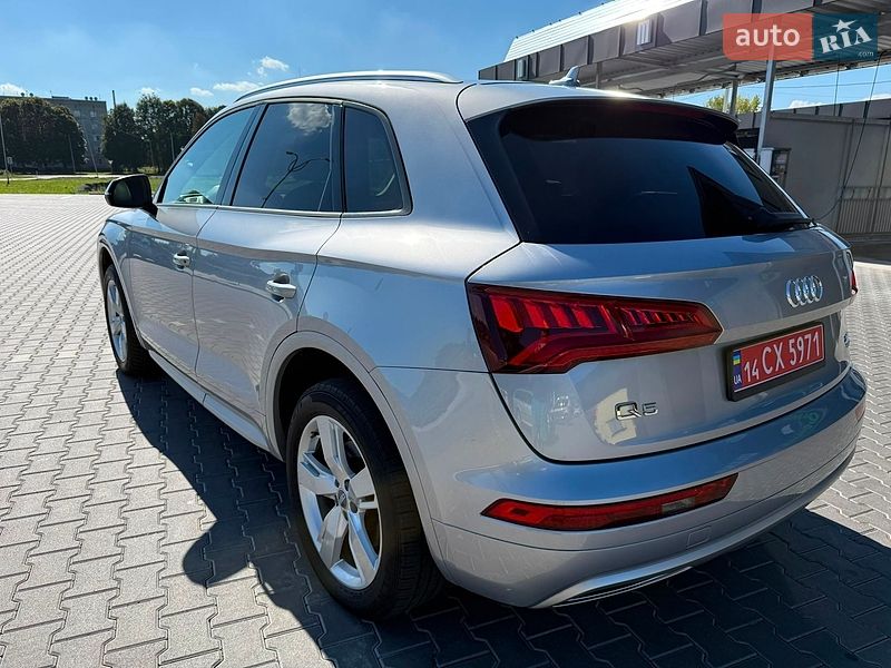 Позашляховик / Кросовер Audi Q5 2018 в Володимирі
