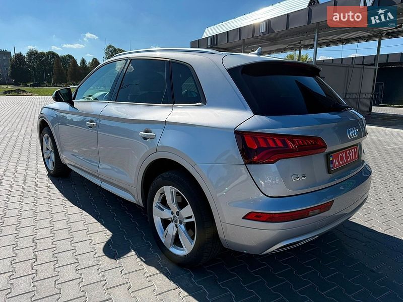 Позашляховик / Кросовер Audi Q5 2018 в Володимирі