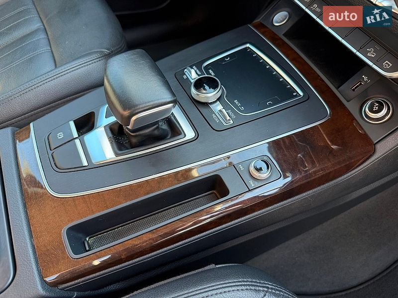 Позашляховик / Кросовер Audi Q5 2018 в Володимирі