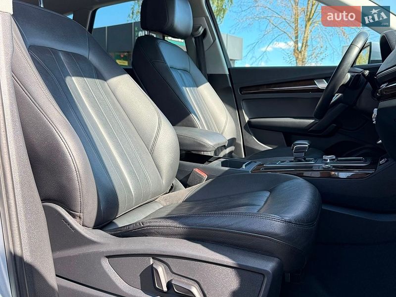Позашляховик / Кросовер Audi Q5 2018 в Володимирі