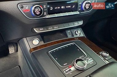 Позашляховик / Кросовер Audi Q5 2018 в Володимирі