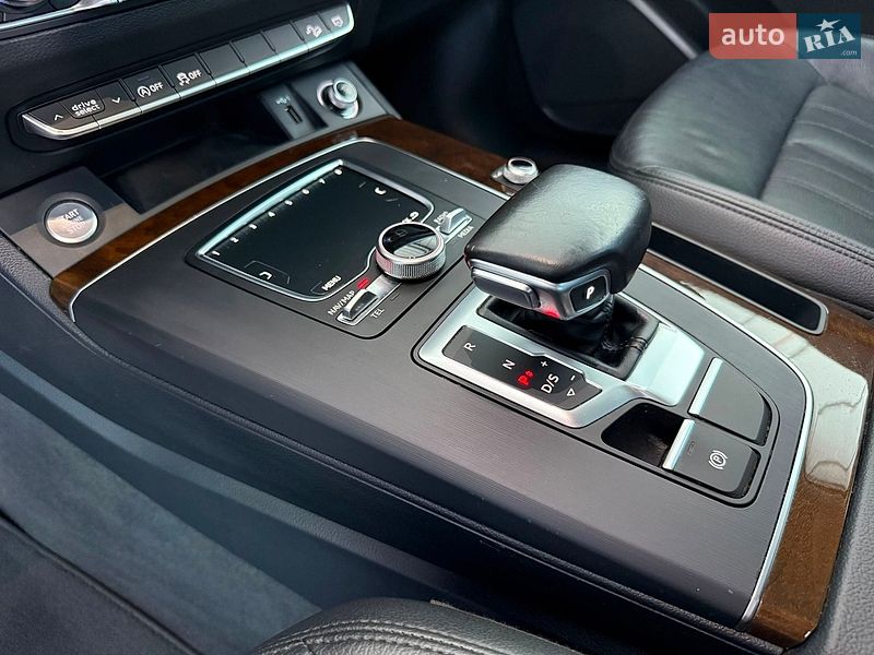 Позашляховик / Кросовер Audi Q5 2018 в Володимирі