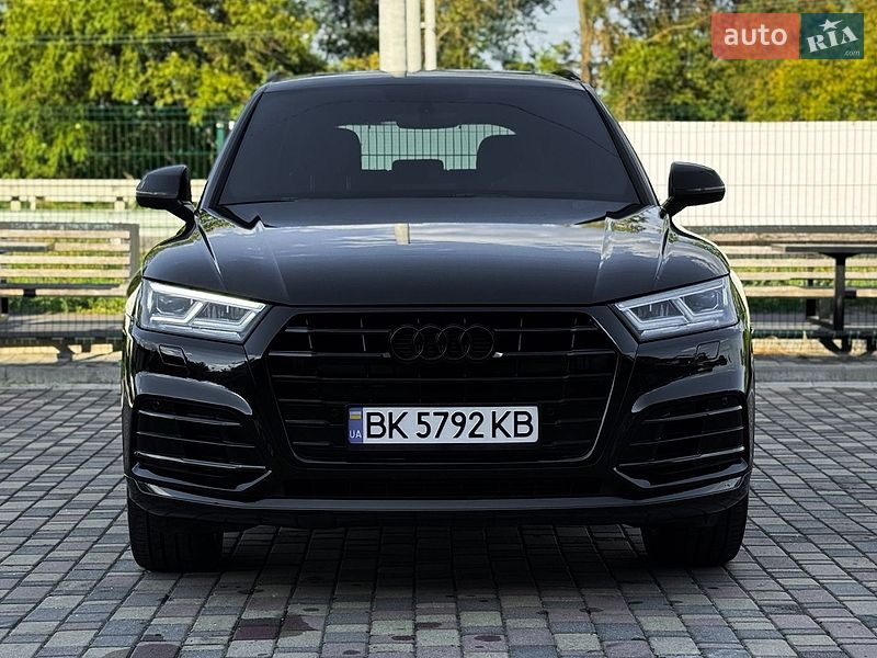Позашляховик / Кросовер Audi Q5 2017 в Рівному