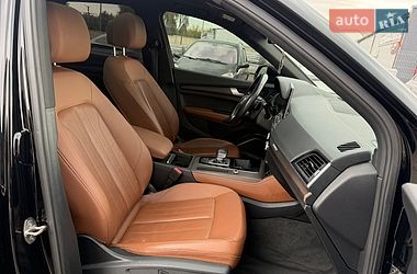 Позашляховик / Кросовер Audi Q5 2020 в Луцьку