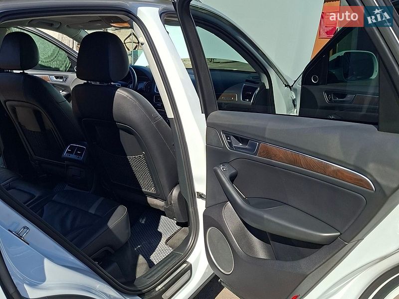 Позашляховик / Кросовер Audi Q5 2014 в Великодолинському