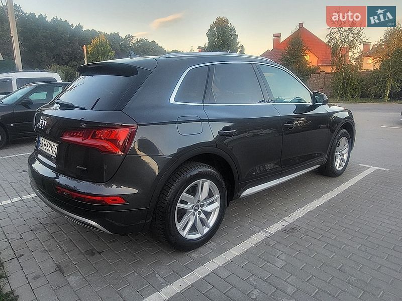 Позашляховик / Кросовер Audi Q5 2019 в Вінниці