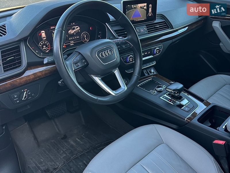 Позашляховик / Кросовер Audi Q5 2017 в Луцьку