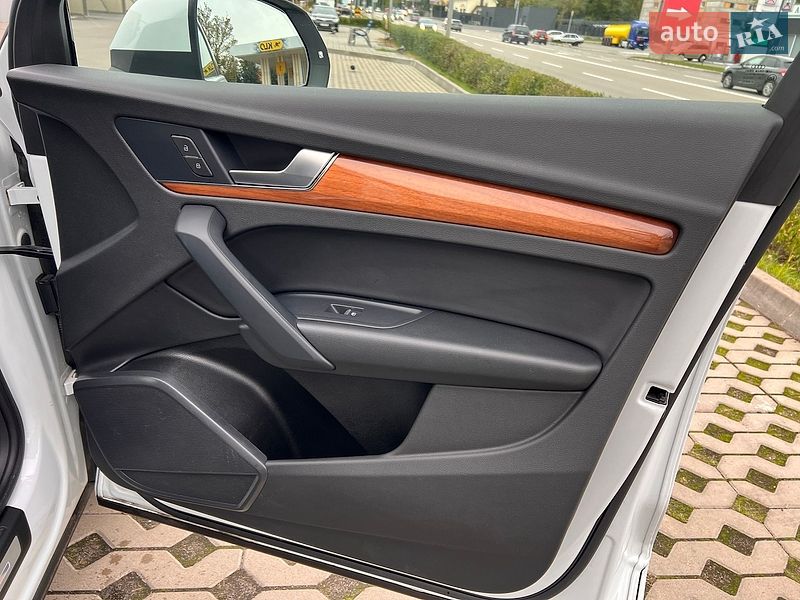 Внедорожник / Кроссовер Audi Q5 2022 в Киеве